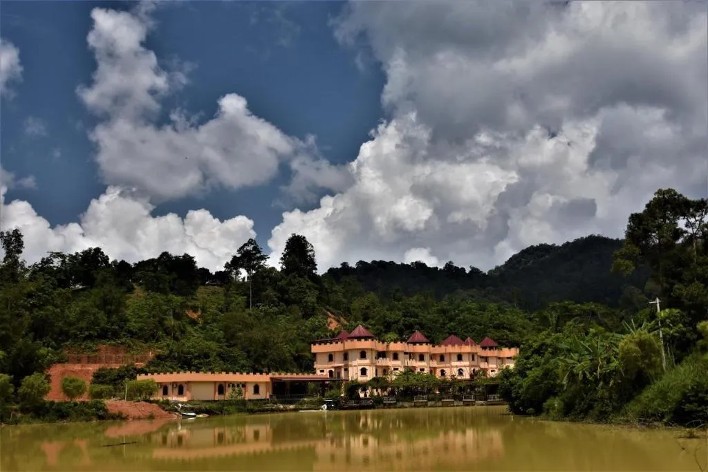 Lake Castle